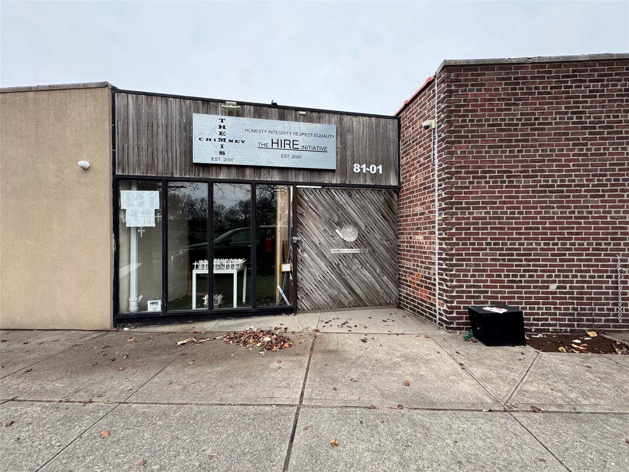 81-01 Furmanville Avenue - Photo 1