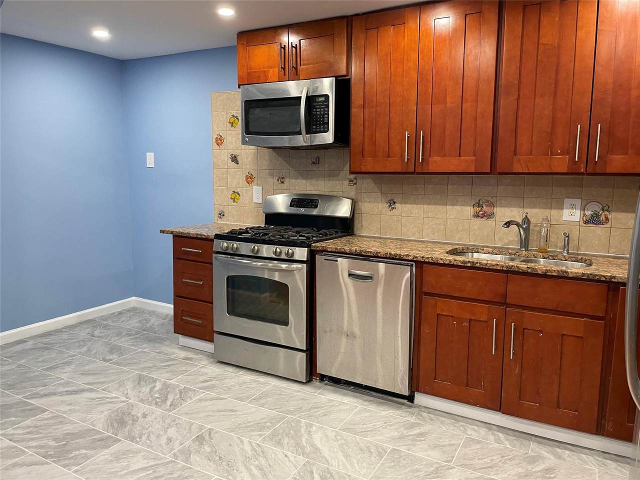 107-34 156th Street Street - Photo 1