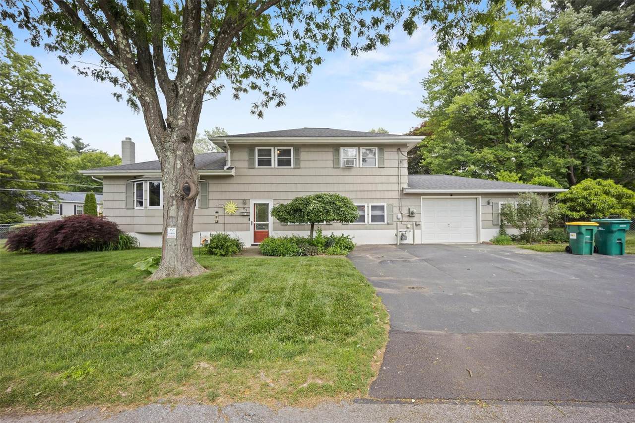 9 9 Birchwood Drive South - Photo 1