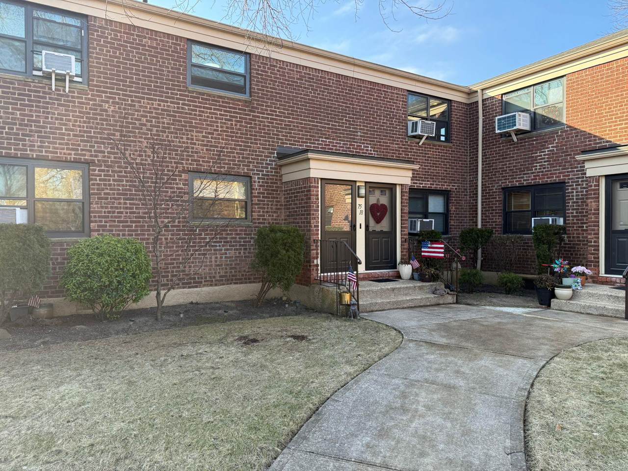 75-18 Springfield Boulevard - Photo 1