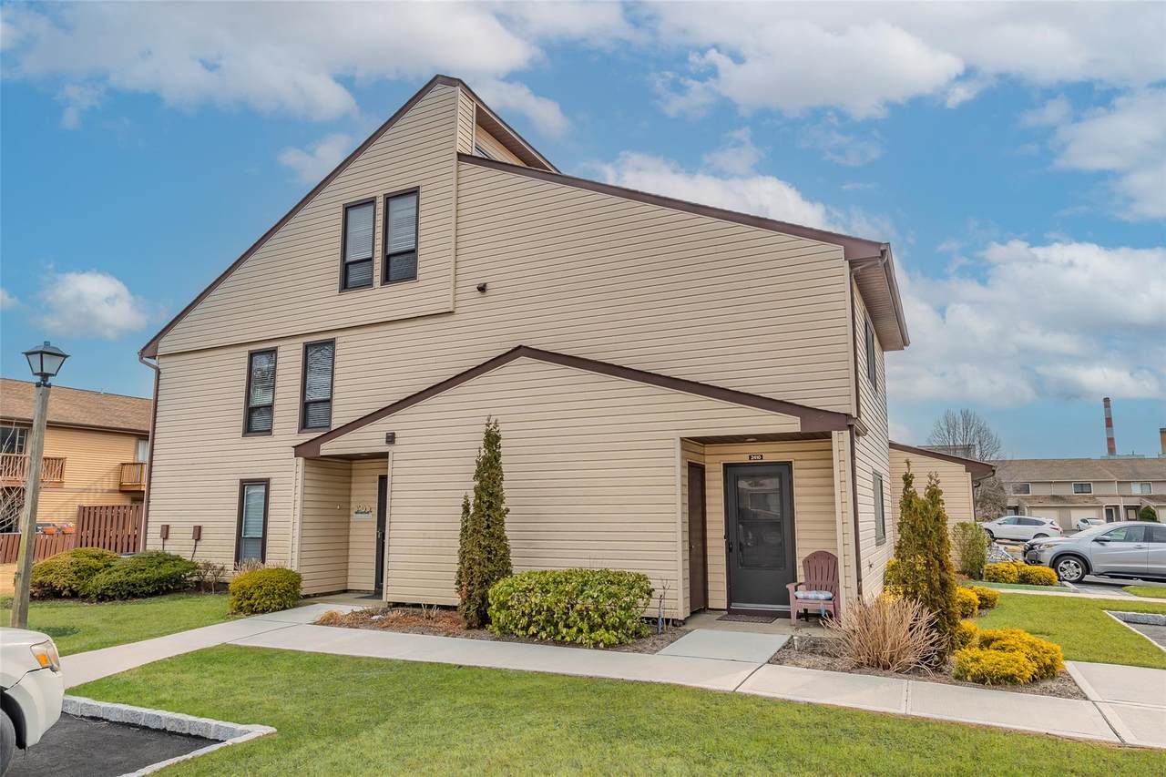 100 Daly Boulevard - Photo 1