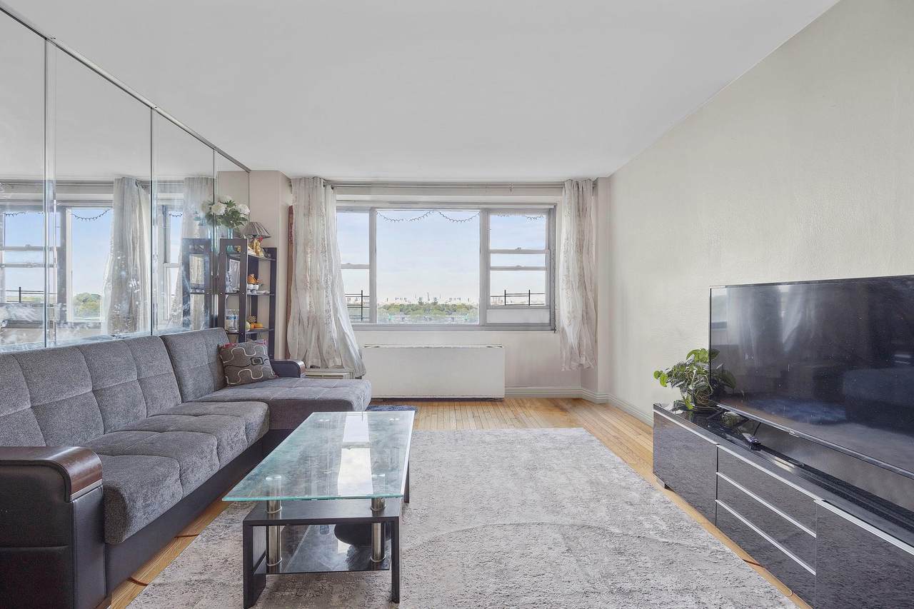 61-20 Grand Central Parkway - Photo 1