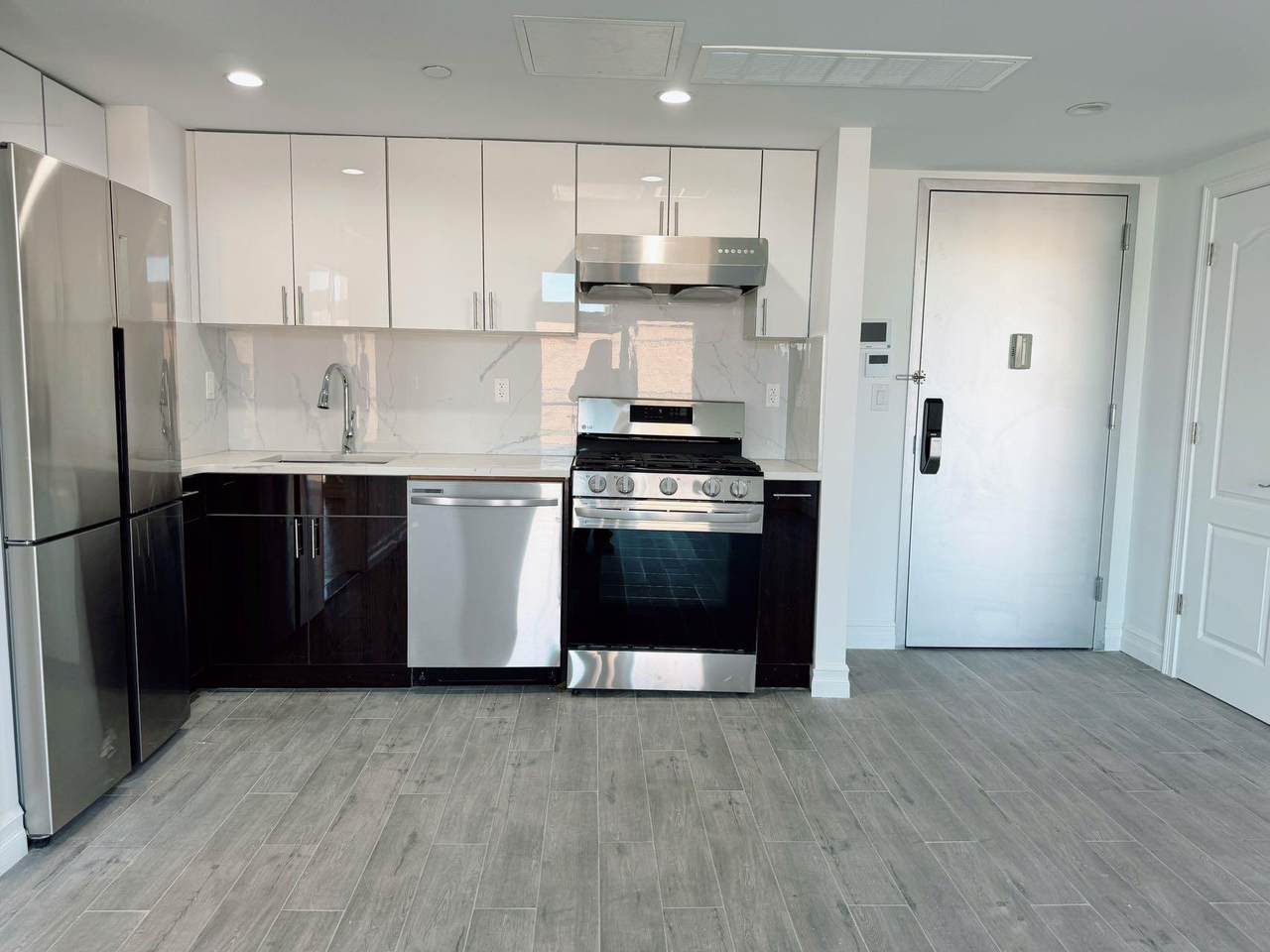 65-18 Austin St - Photo 1