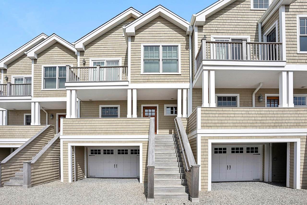 538 Dune Road - Photo 1
