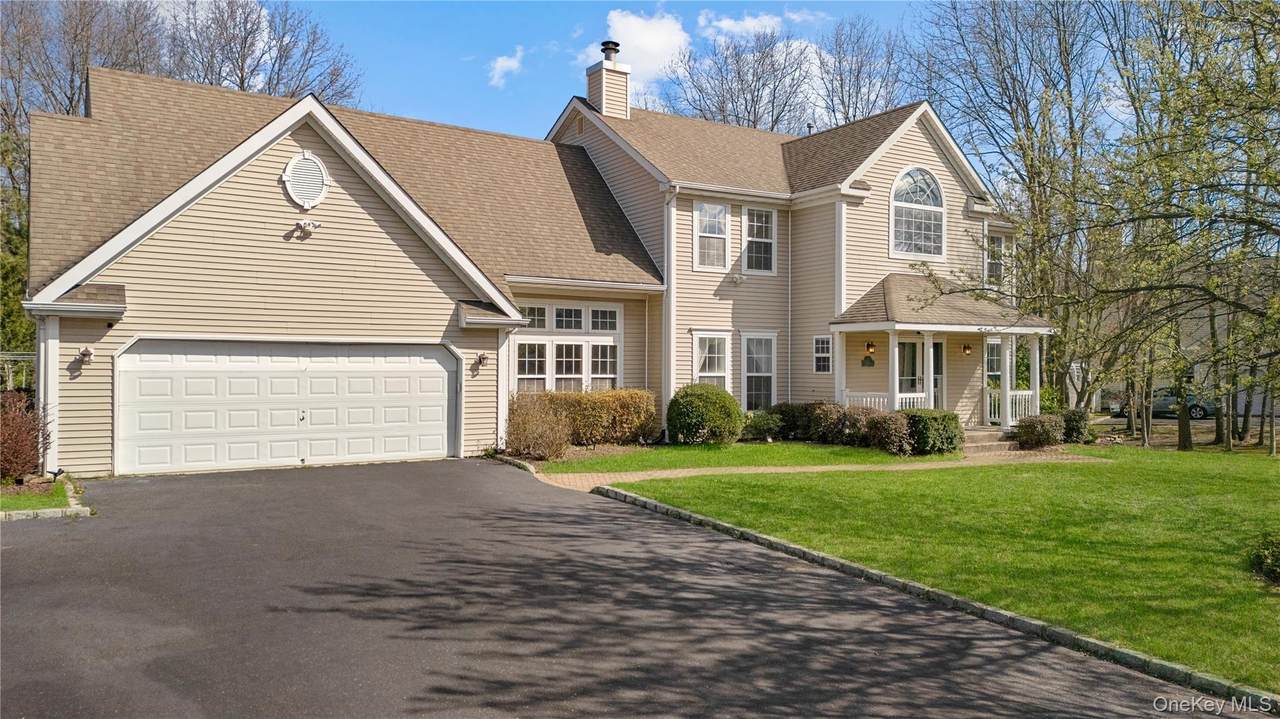 23 Varsity Boulevard - Photo 1