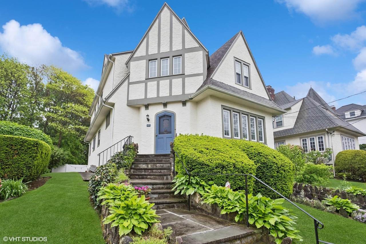 42 Hillcrest Avenue - Photo 1
