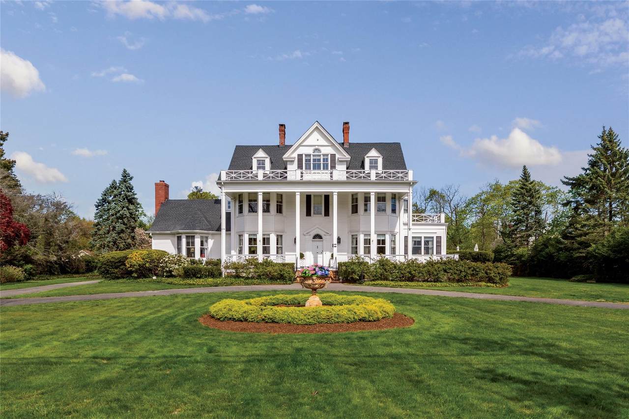 35 Penataquit Avenue - Photo 1