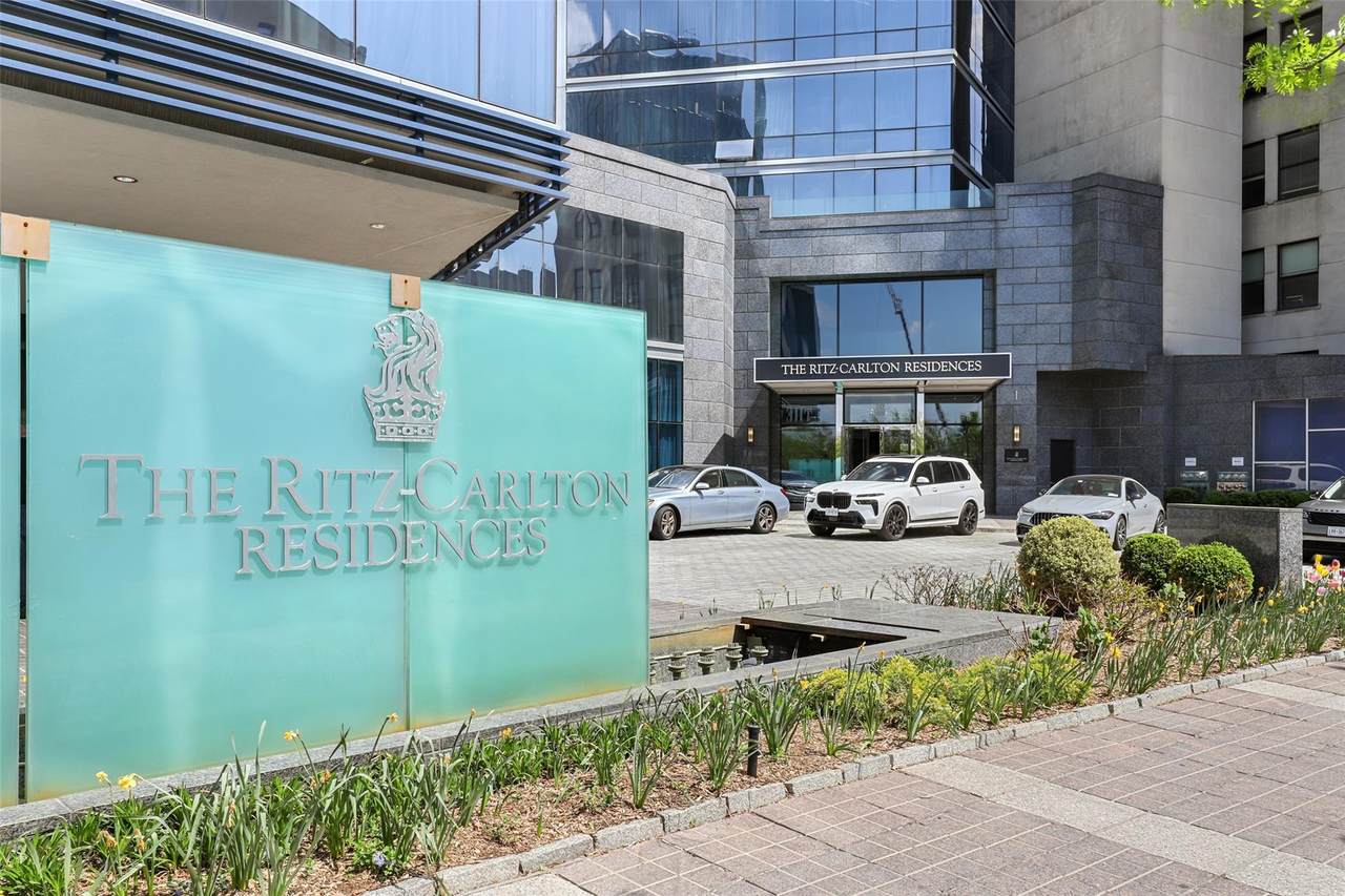 1 Renaissance Square - Photo 1