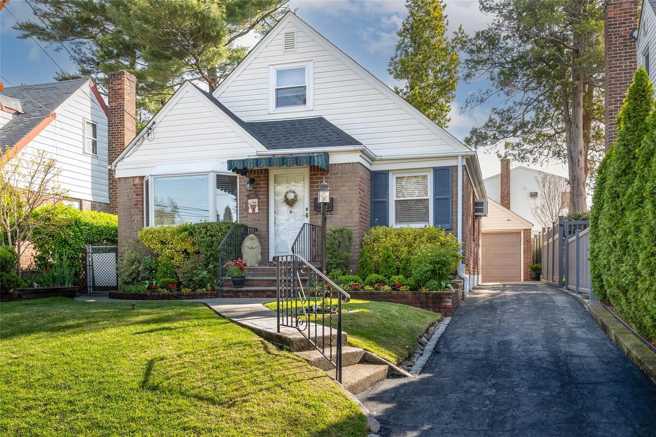 448 White Road - Photo 1