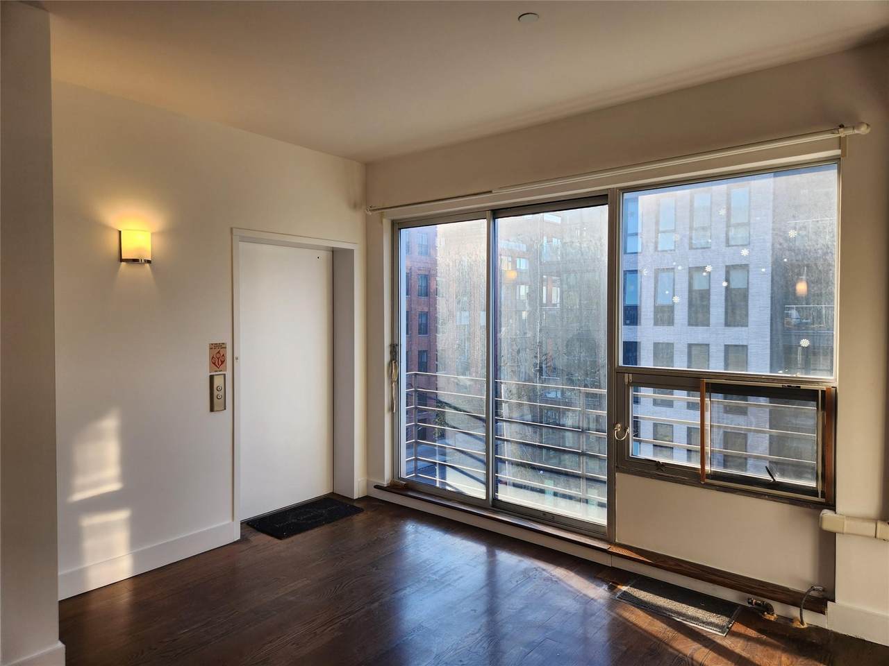 15 Roebling Street - Photo 1