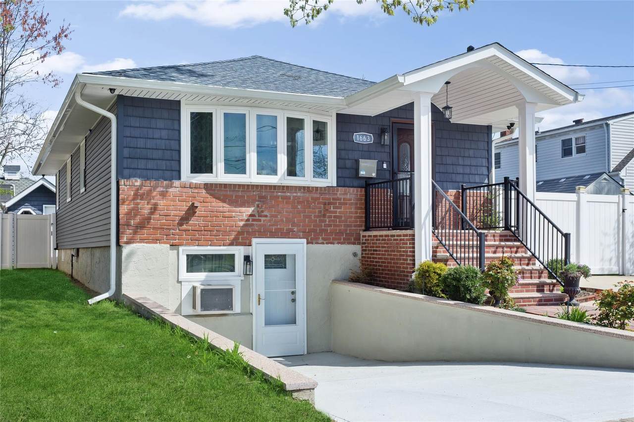 1663 John Street - Photo 1