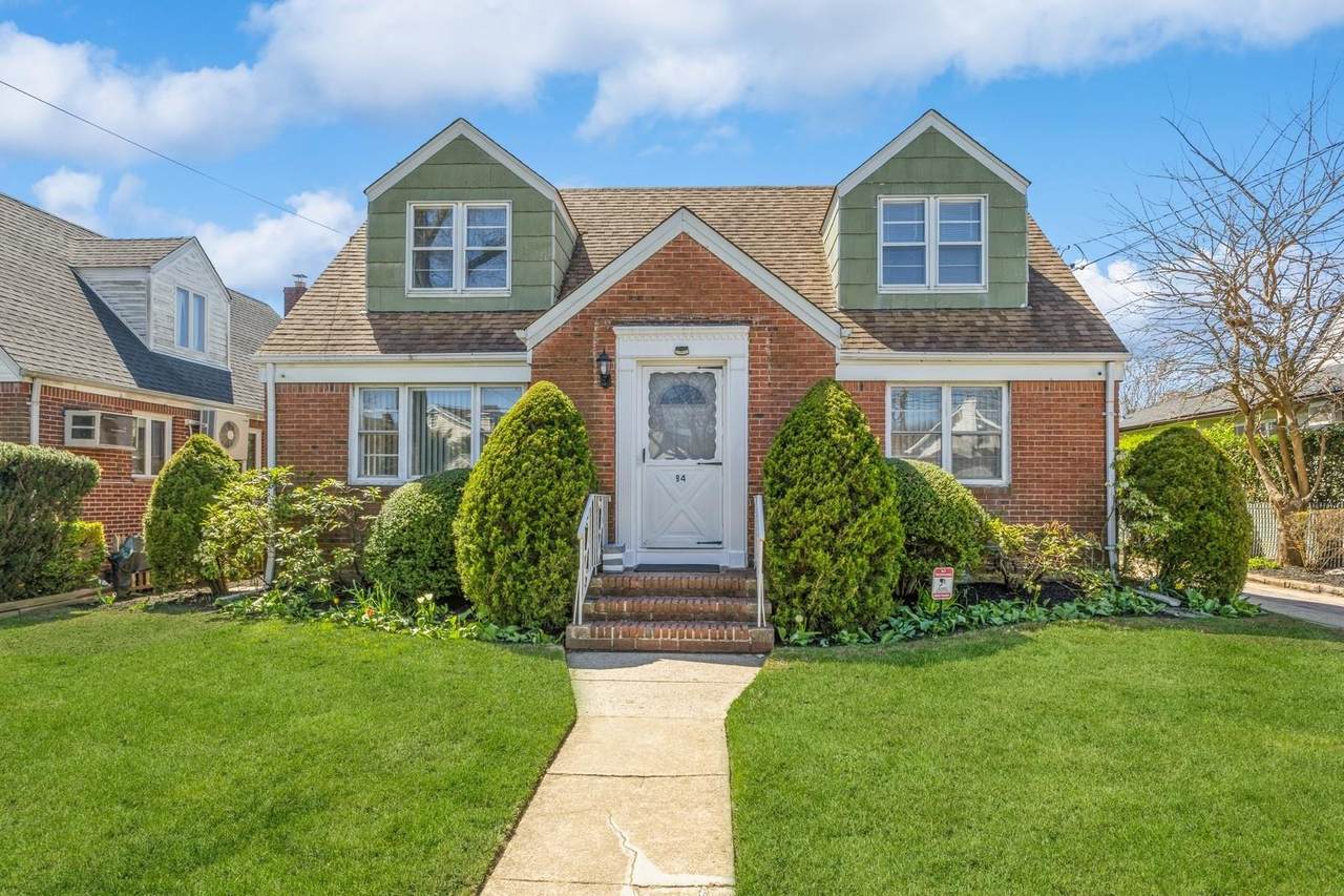 94 Willis Avenue - Photo 1