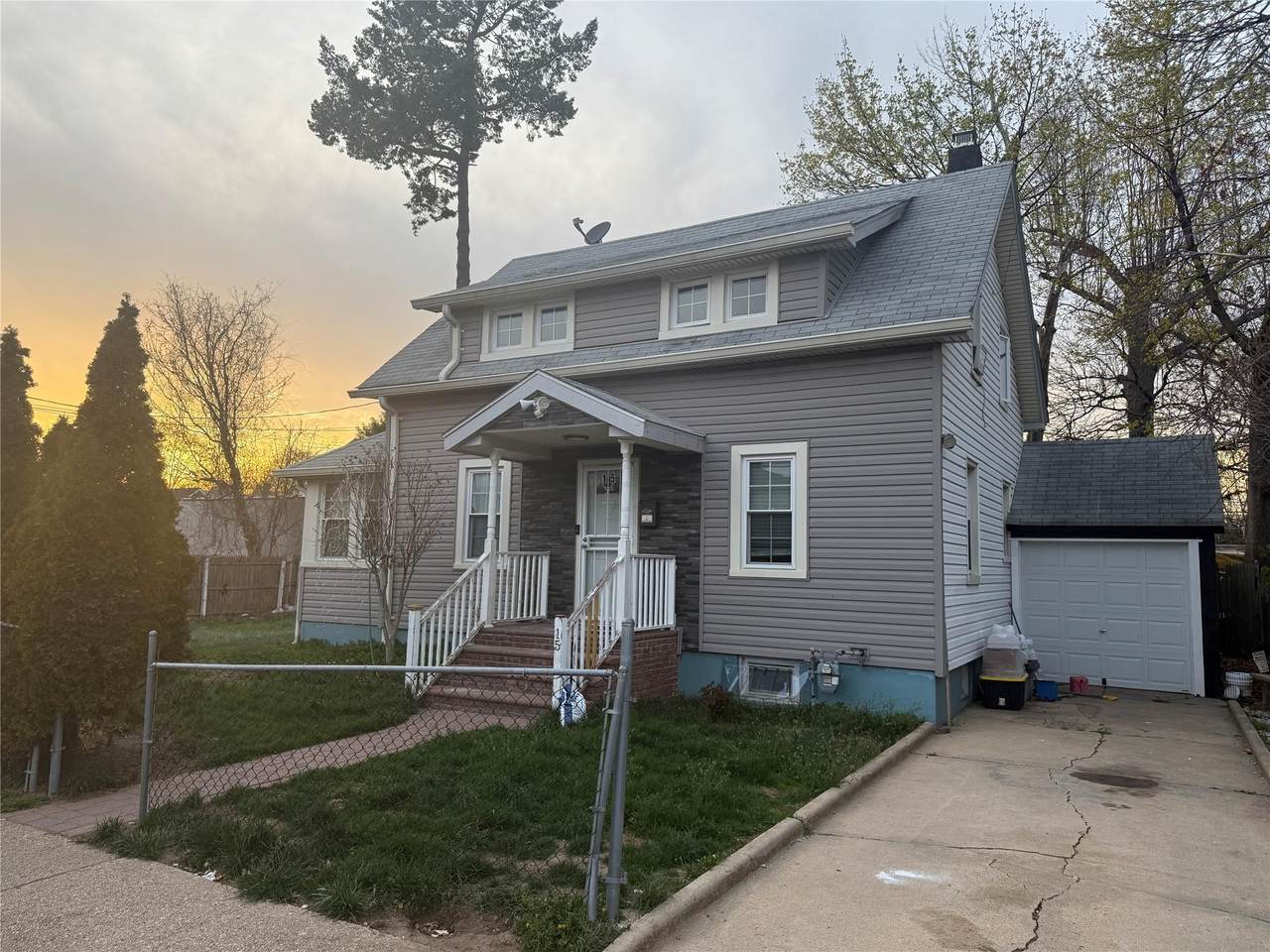 15 Elizabeth Avenue - Photo 1