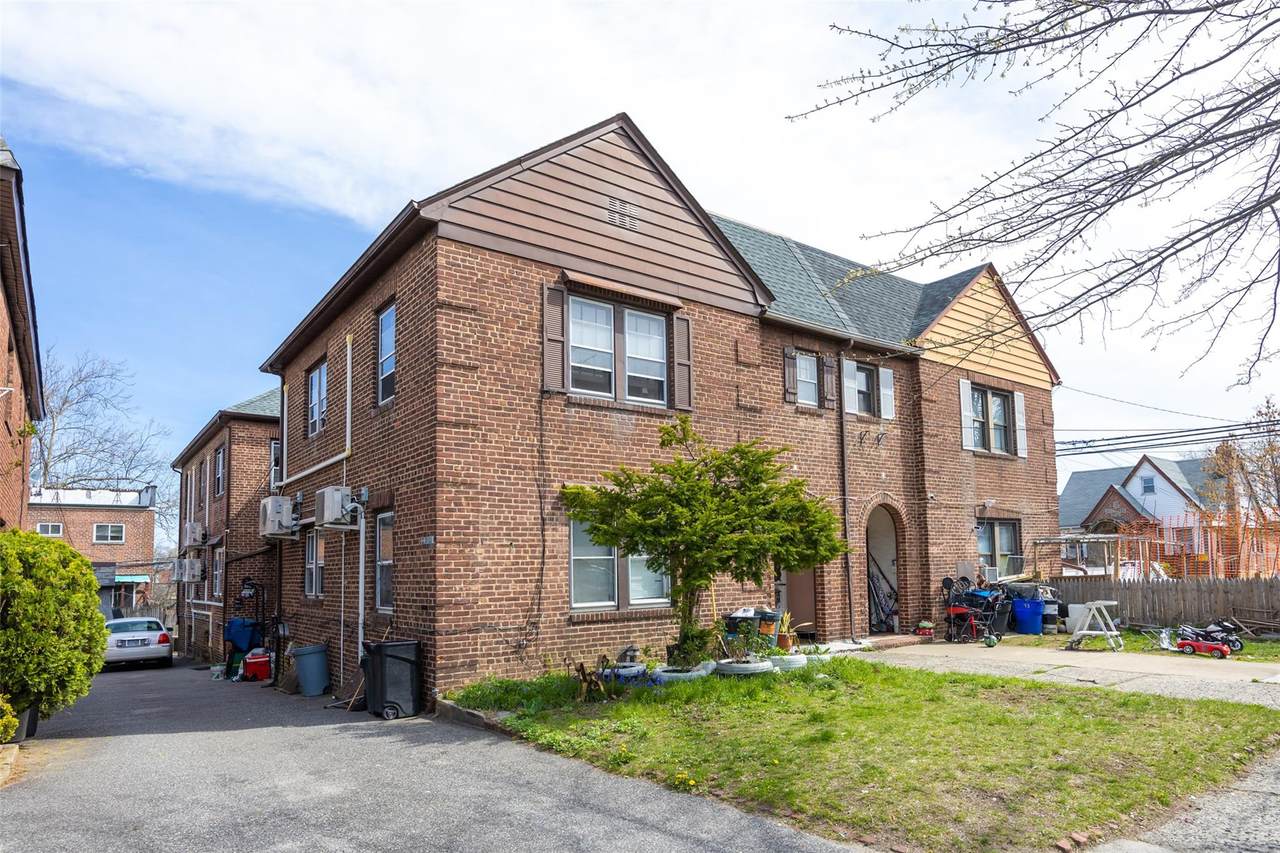 154-39 64 Avenue - Photo 1