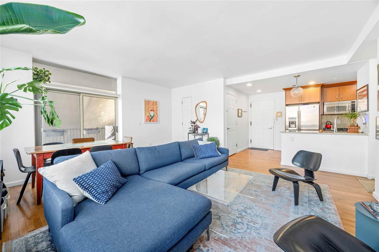 556 State - Photo 1