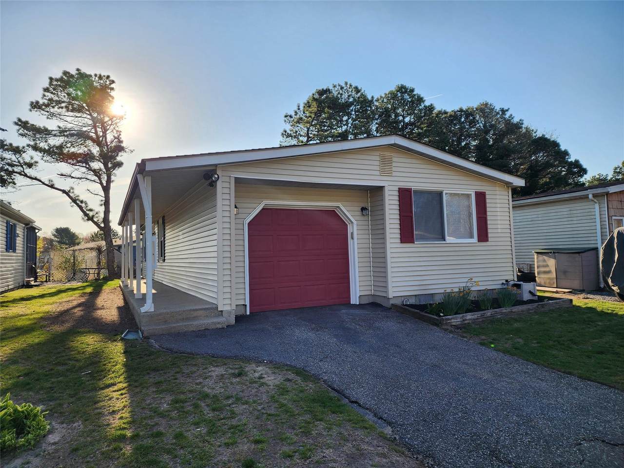 132 Village Circle - Photo 1