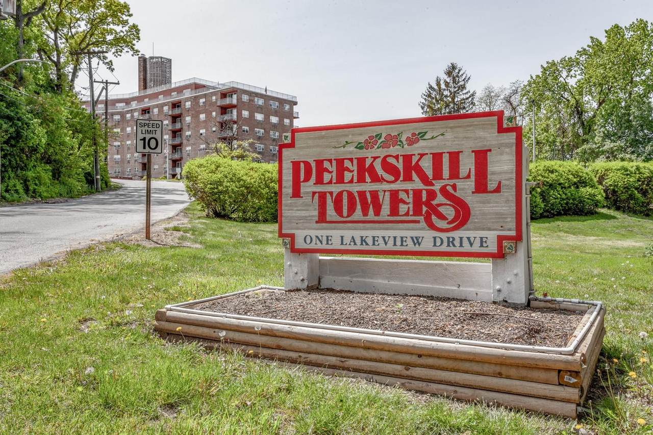 1 Lakeview Drive - Photo 1