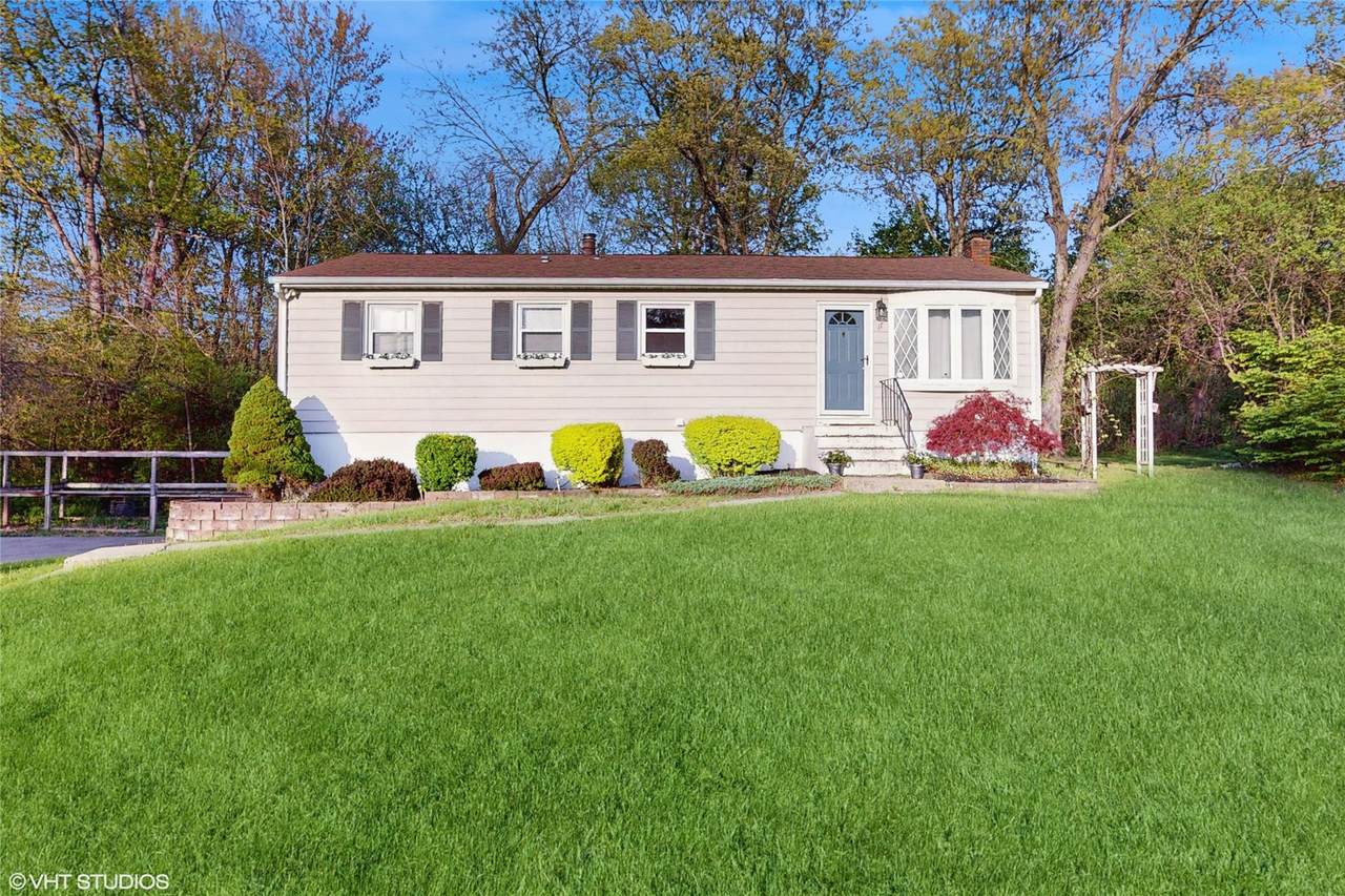 17 Fenmore Drive - Photo 1