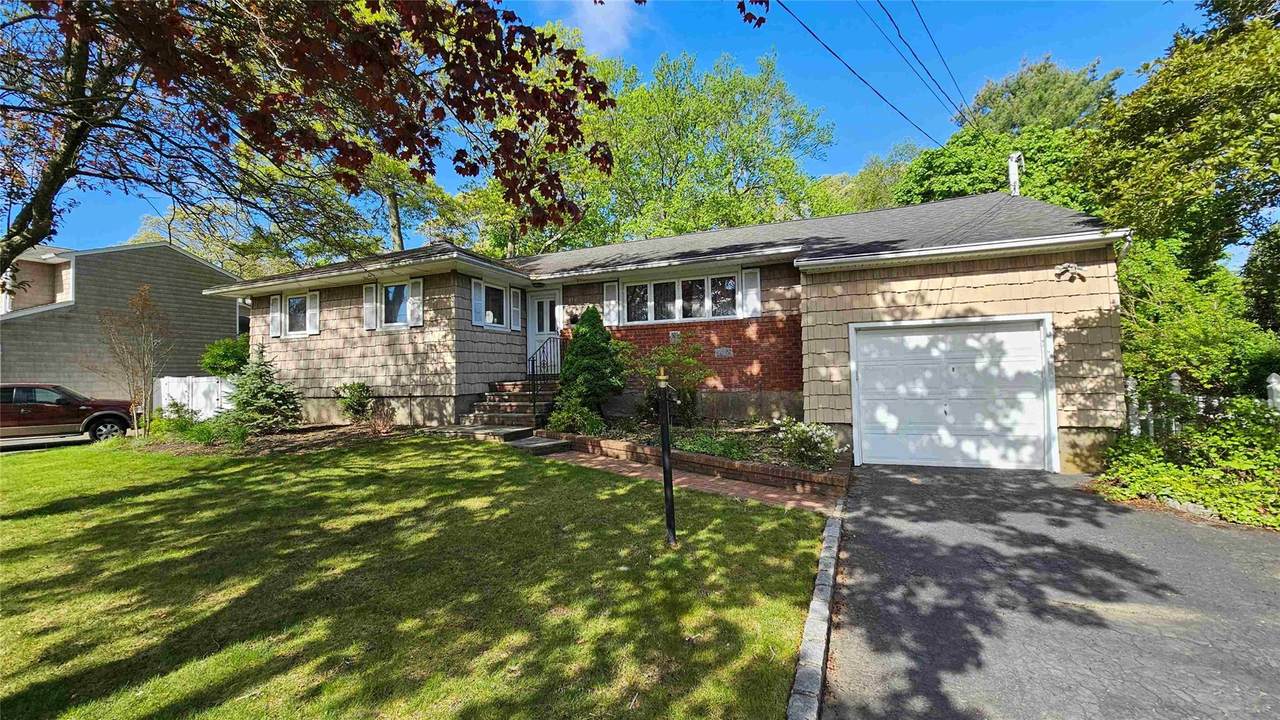 912 Hampshire Road - Photo 1