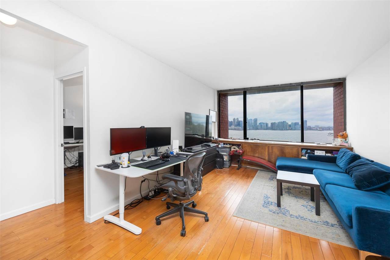 380 Rector Place - Photo 1