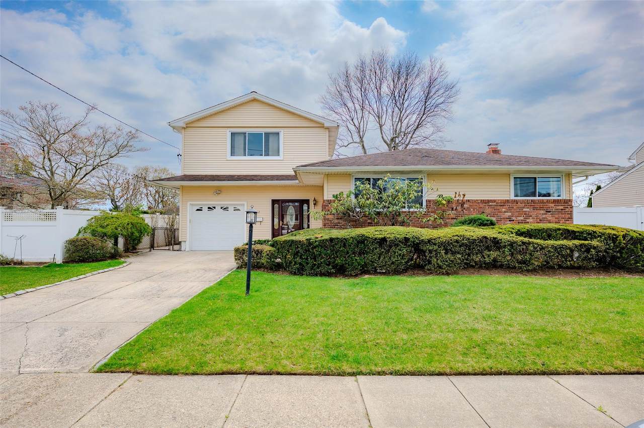 12 8th Avenue - Photo 1