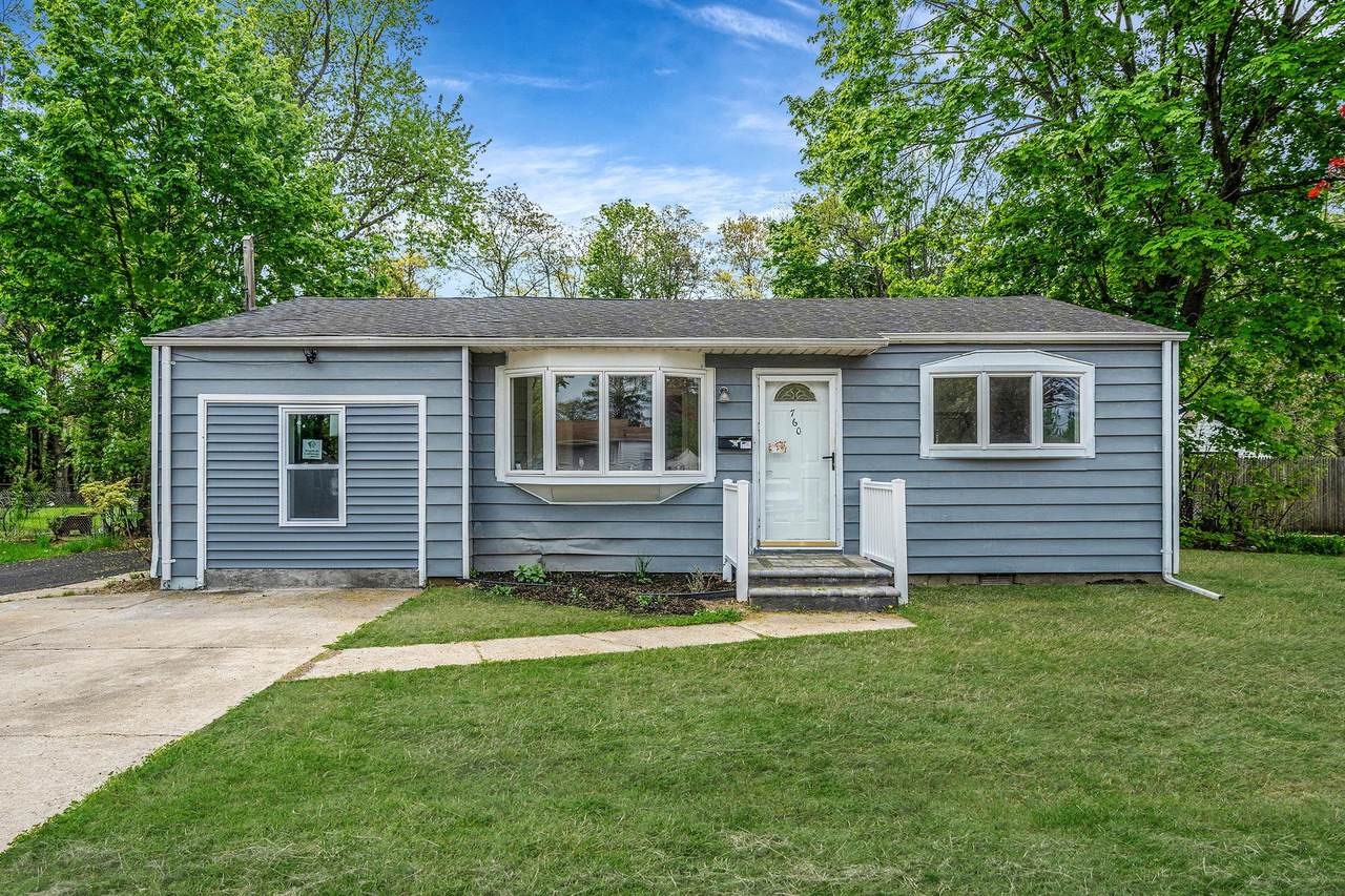 760 Spur Drive - Photo 1