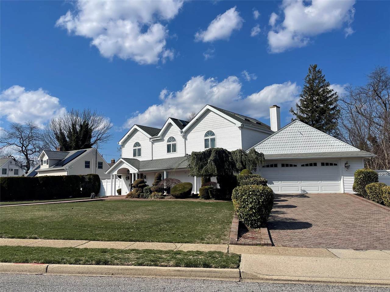 79 Constellation Road - Photo 1