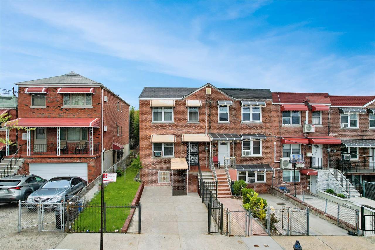 2959 Laconia Avenue - Photo 1