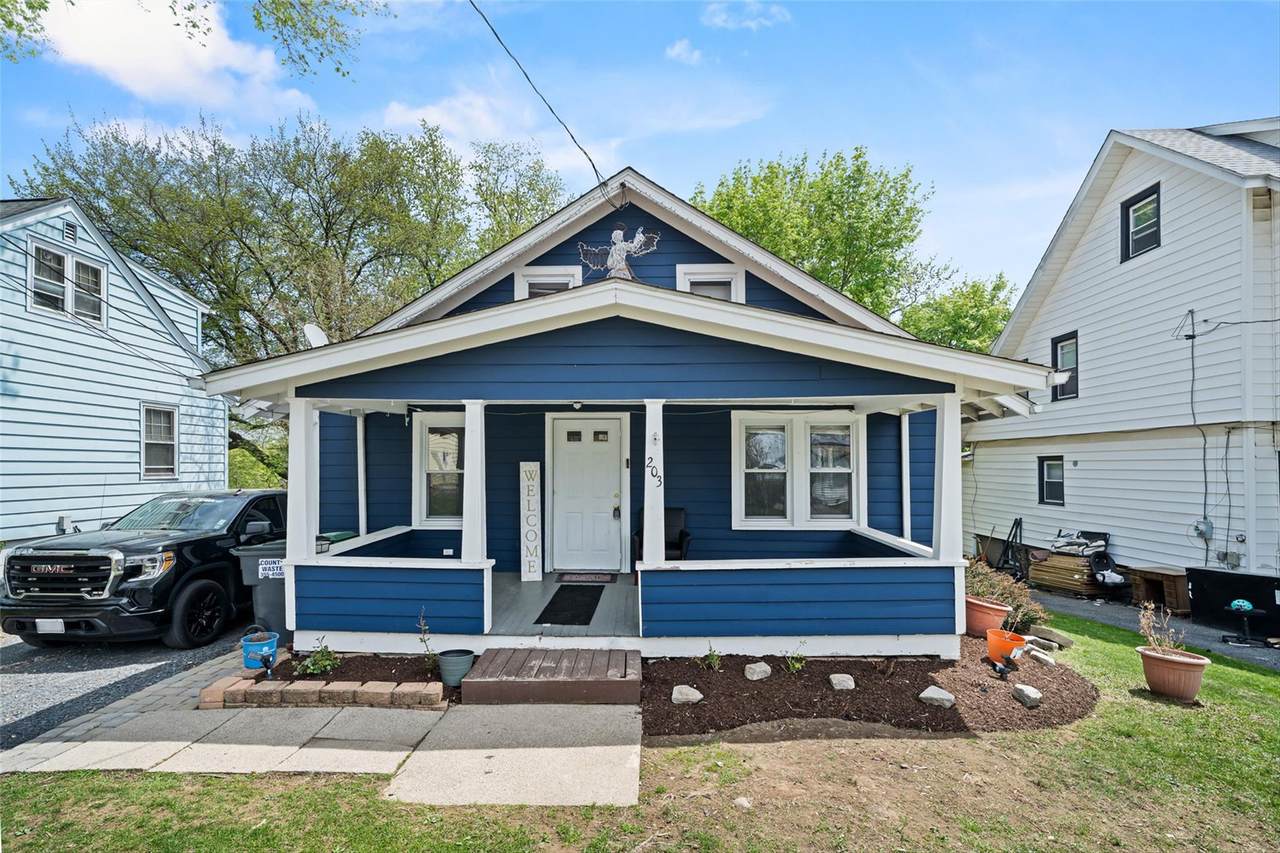 203 Watkins Avenue - Photo 1