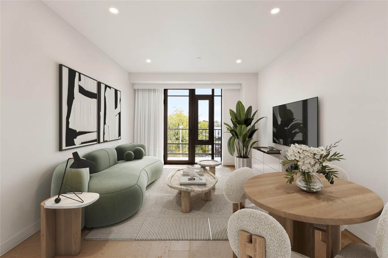 20-08 Steinway Street - Photo 1