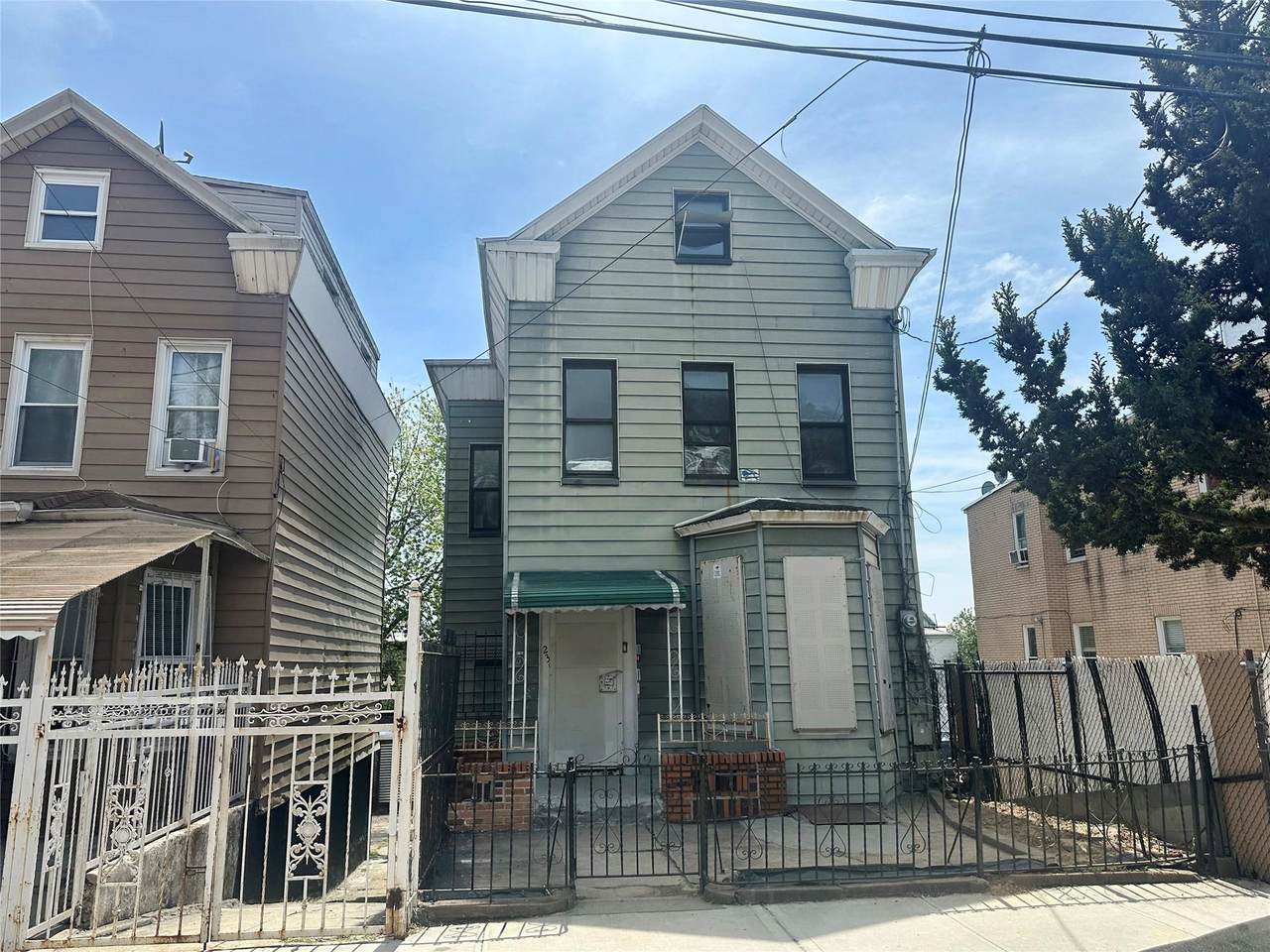 230 Sunnyside Avenue - Photo 1