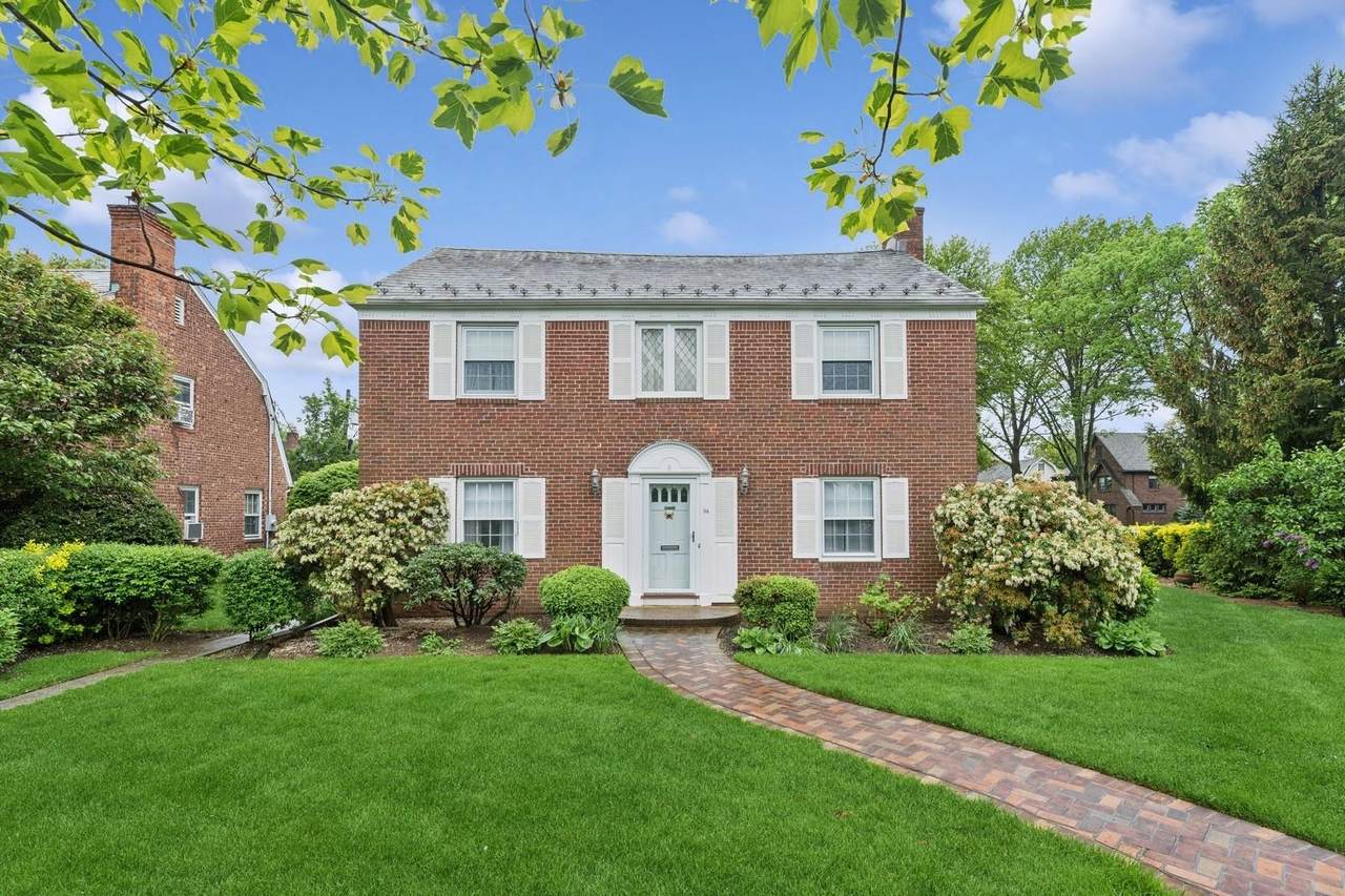 94 Stratford Avenue - Photo 1