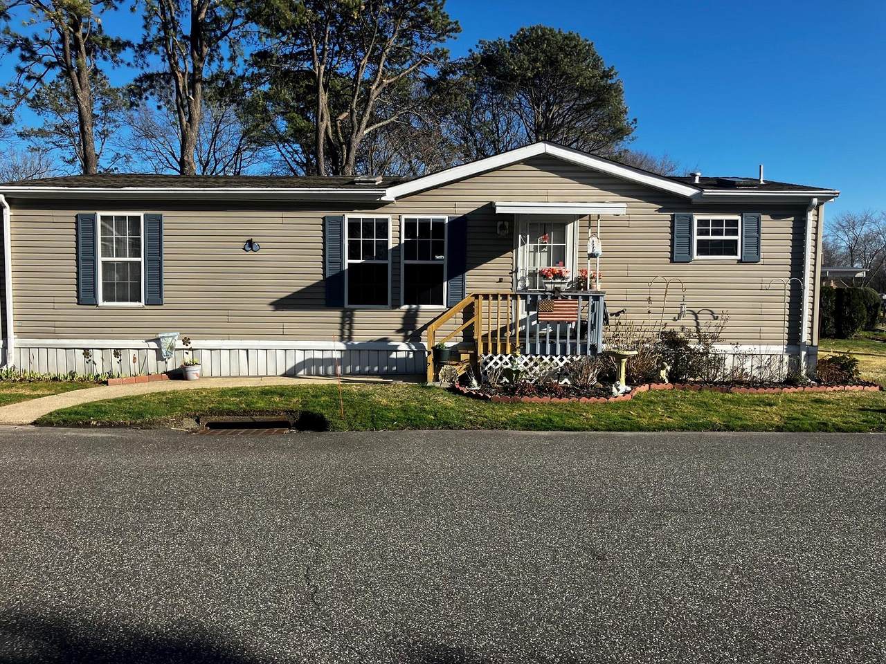 1661 Old Country Road - Photo 1