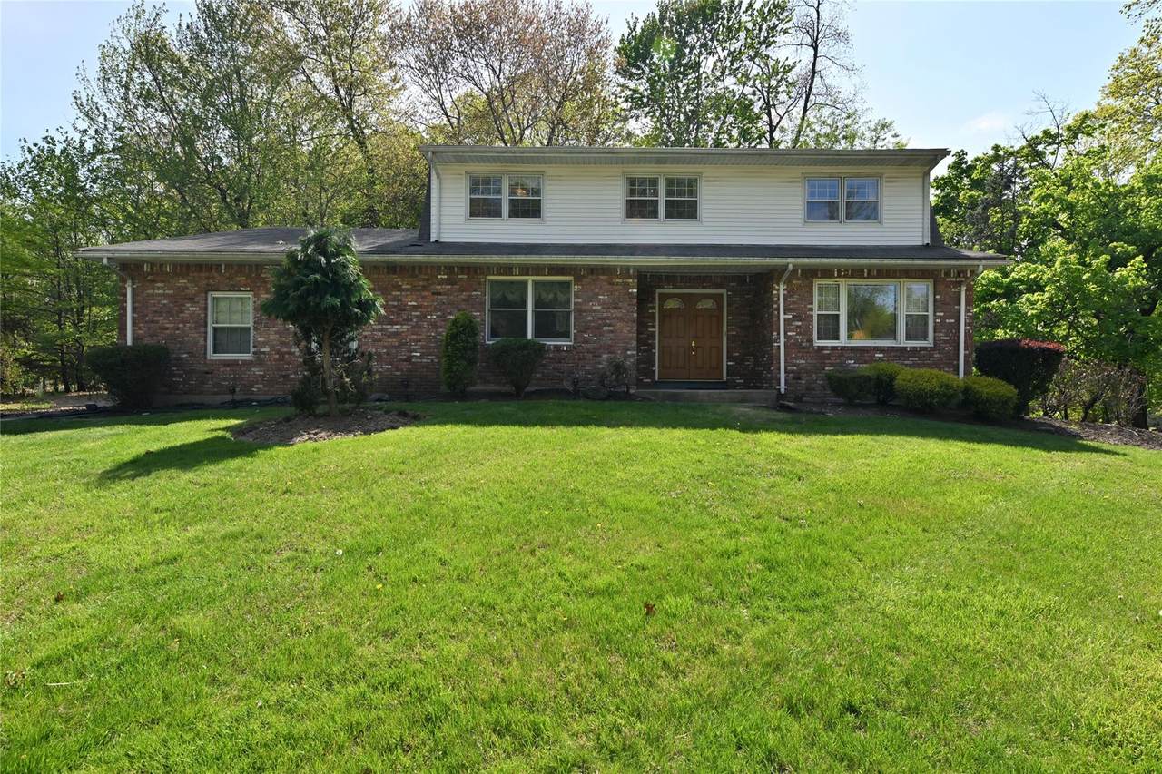 11 Sterling Road - Photo 1