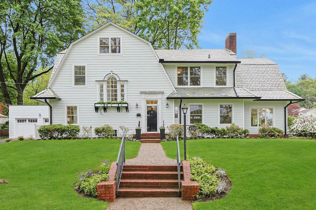 490 Bellwood Avenue - Photo 1