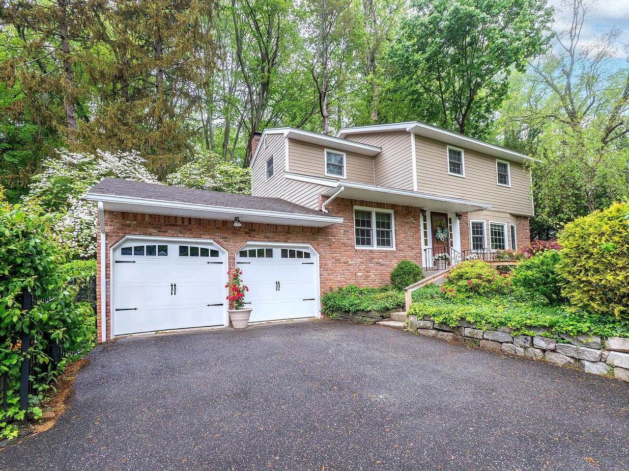 348 Littleworth Lane - Photo 1