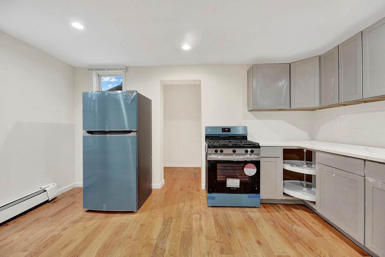 13528 115th Street - Photo 1