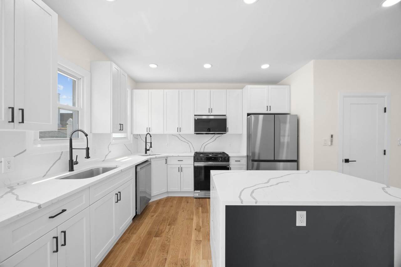 3022 Avenue I - Photo 1
