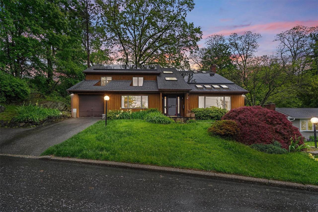 8 Wolf Road - Photo 1