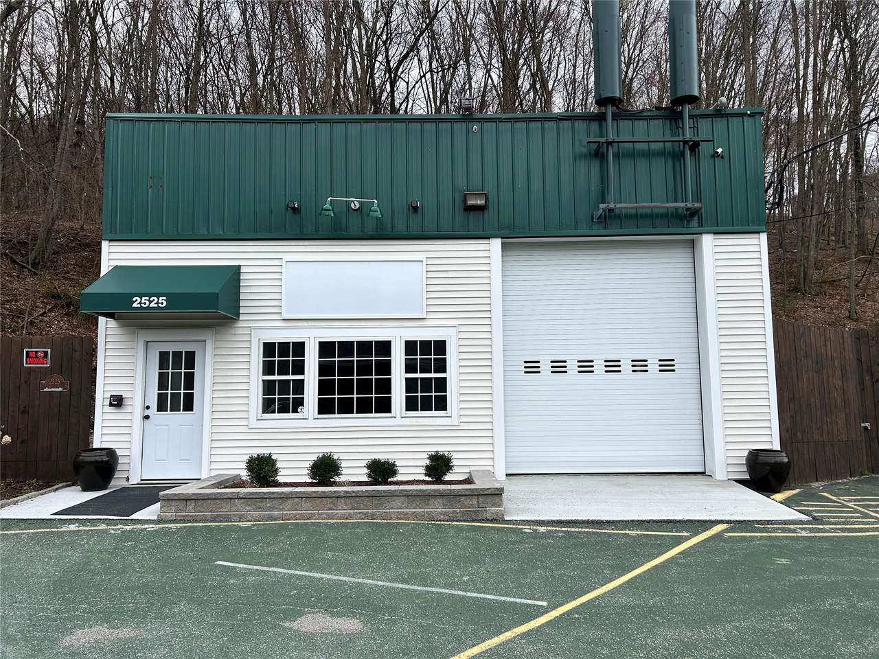 2525 Carmel Avenue - Photo 1