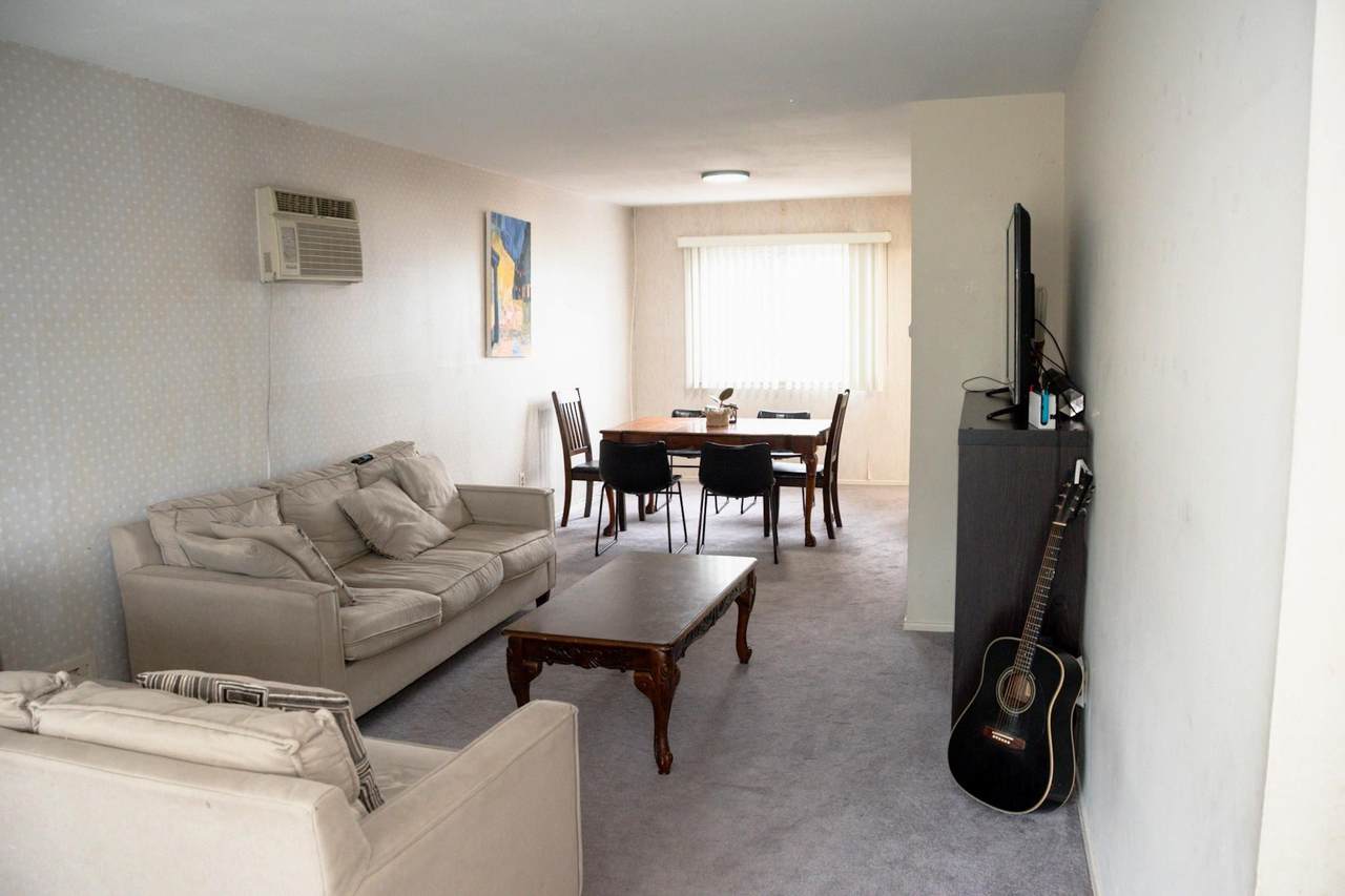 18 South Circle - Photo 1