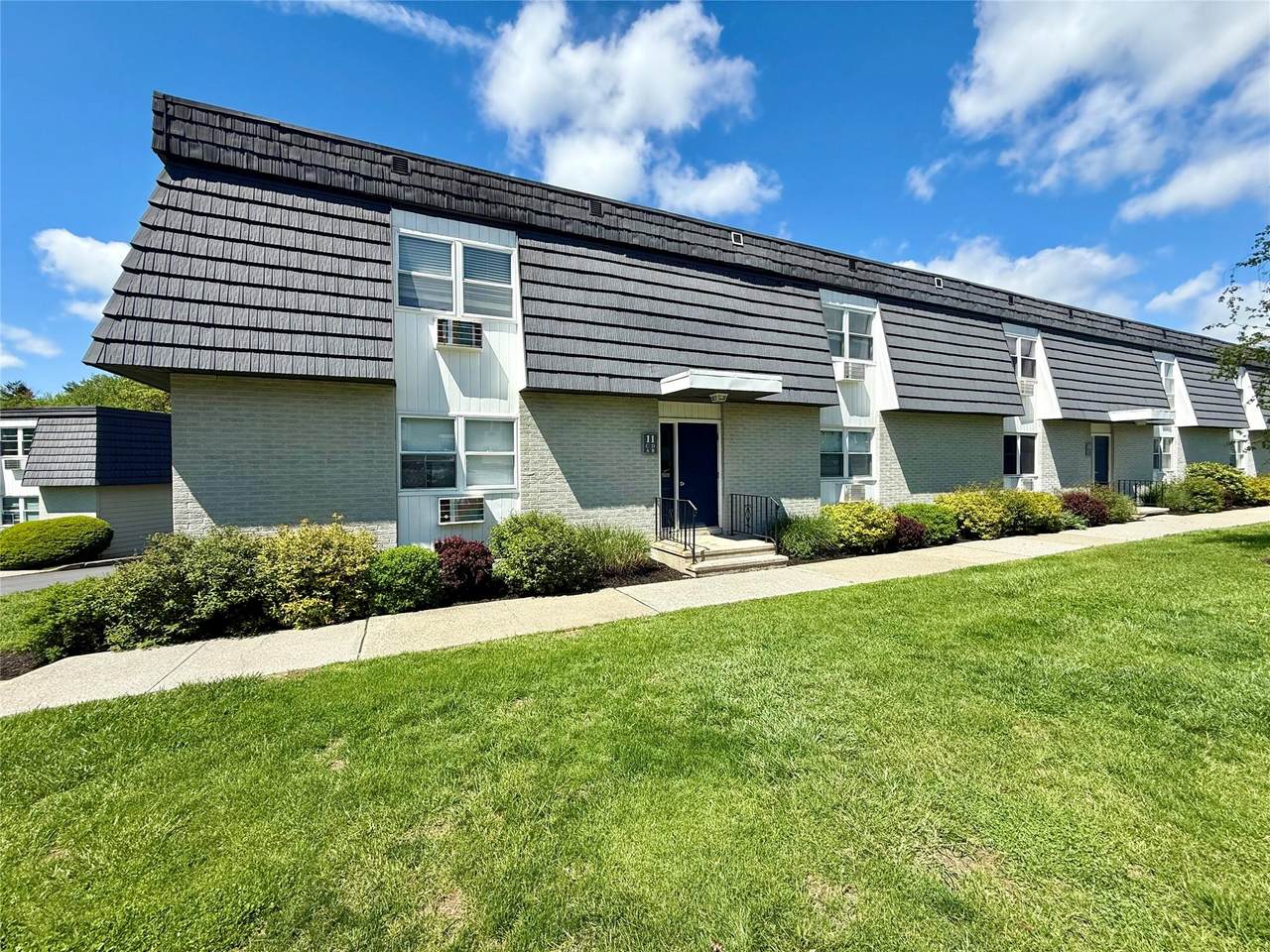 11 White Gate Road - Photo 1