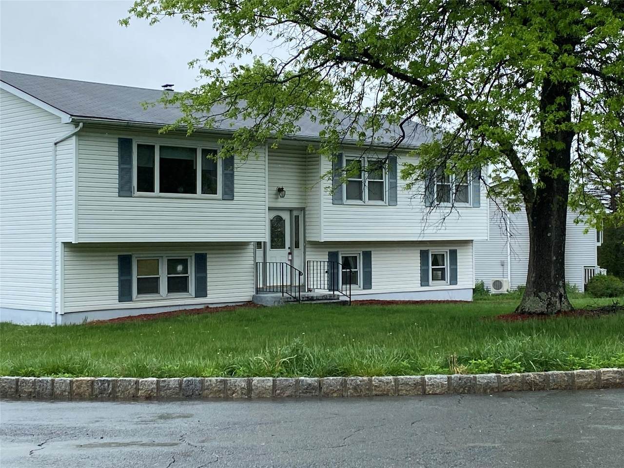 18 Prides Crossing - Photo 1