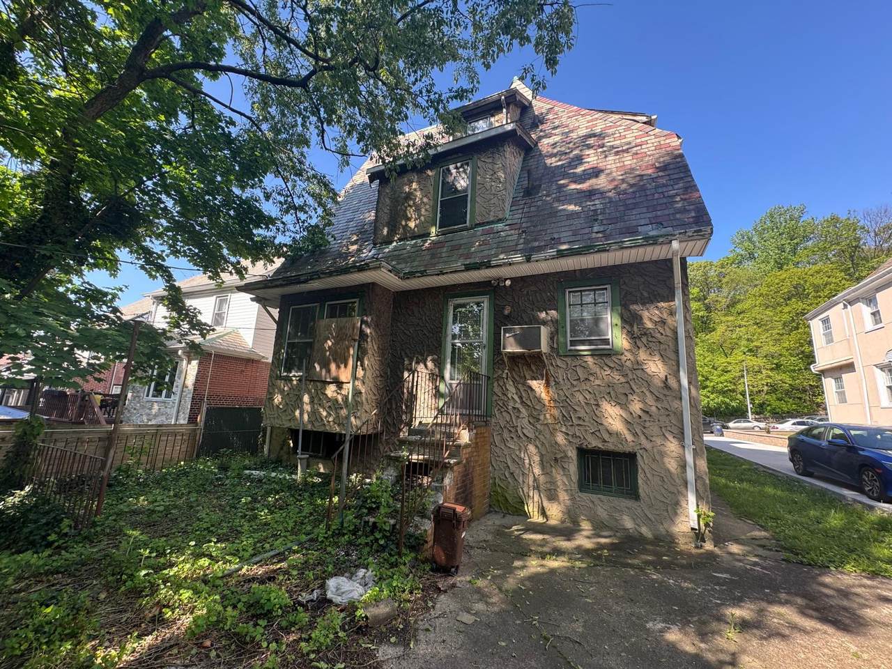 115-10 Park Lane South - Photo 1