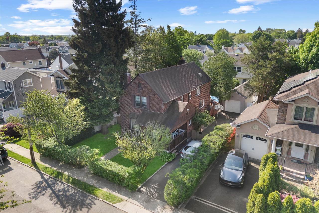 18 Willow Street - Photo 1