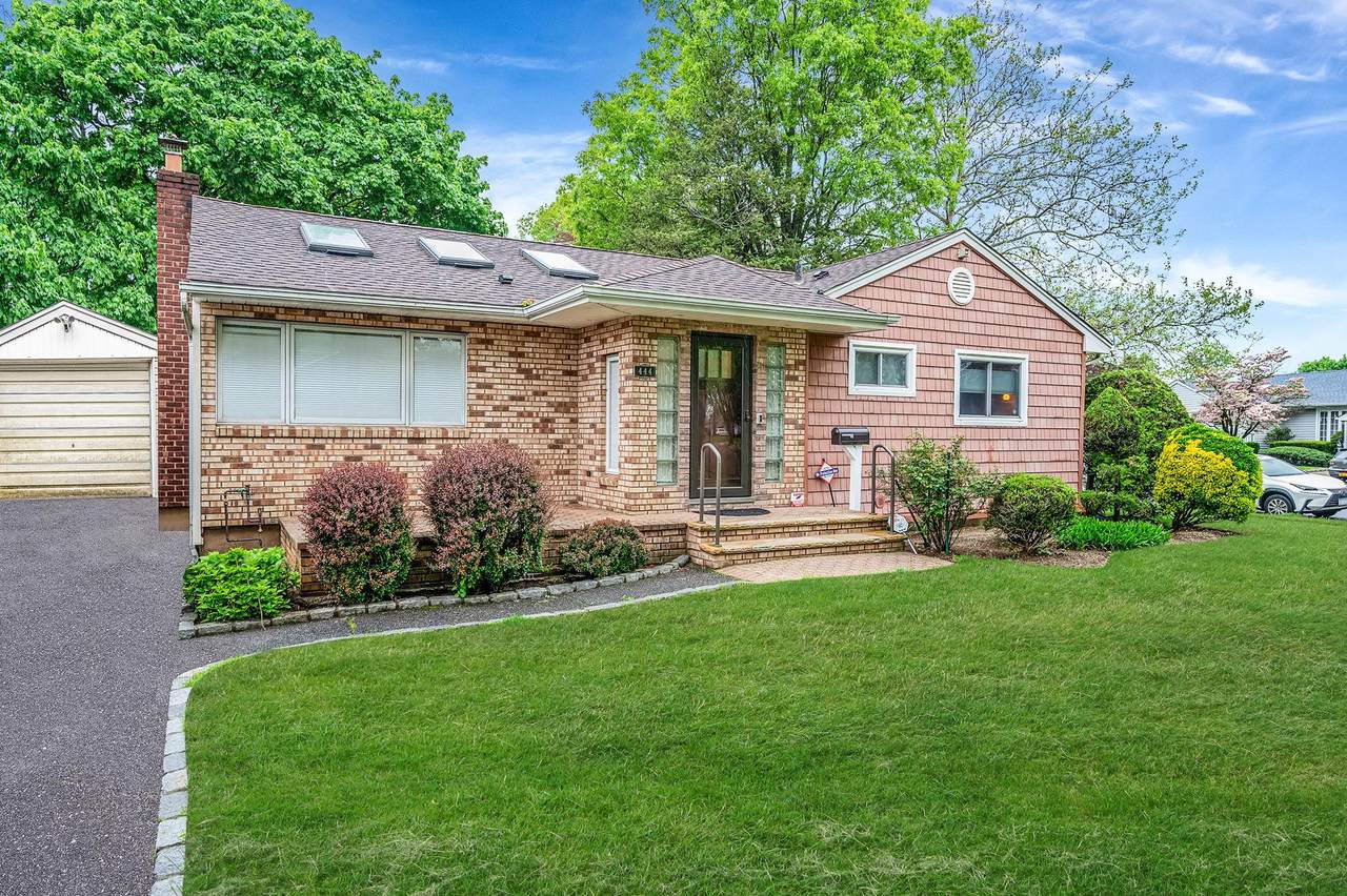 444 Glenwood Lane - Photo 1