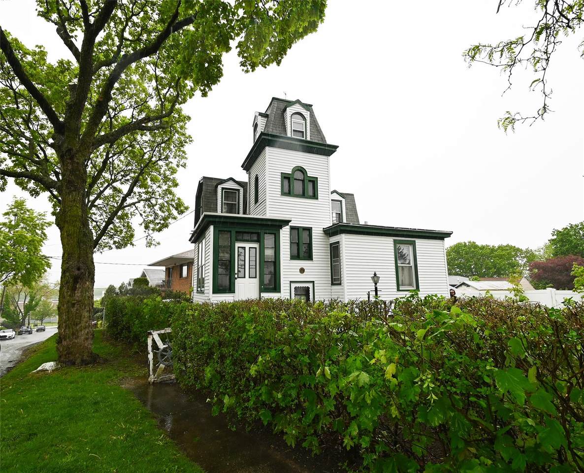 1410 136th Street - Photo 1