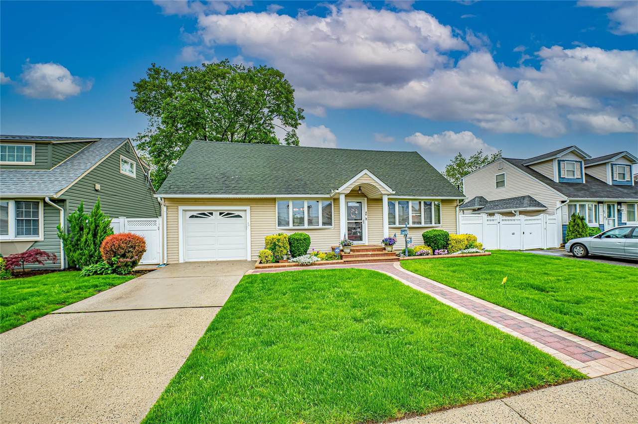 86 Vincent Road - Photo 1