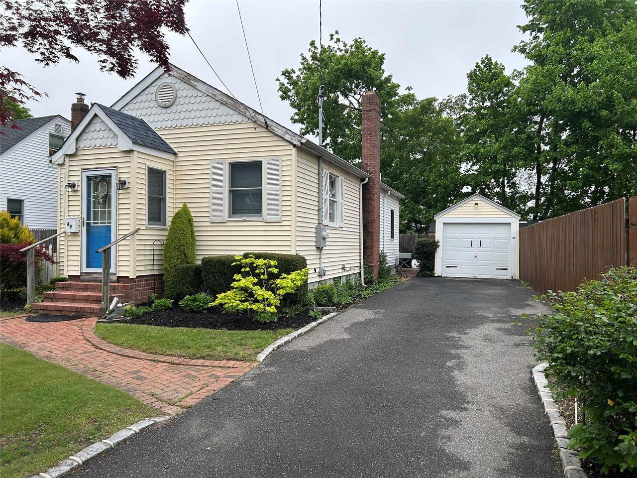 49 Sutton Court - Photo 1