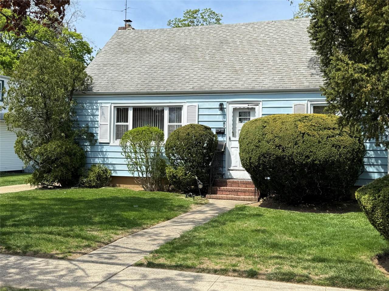 89 East Clinton Avenue - Photo 1